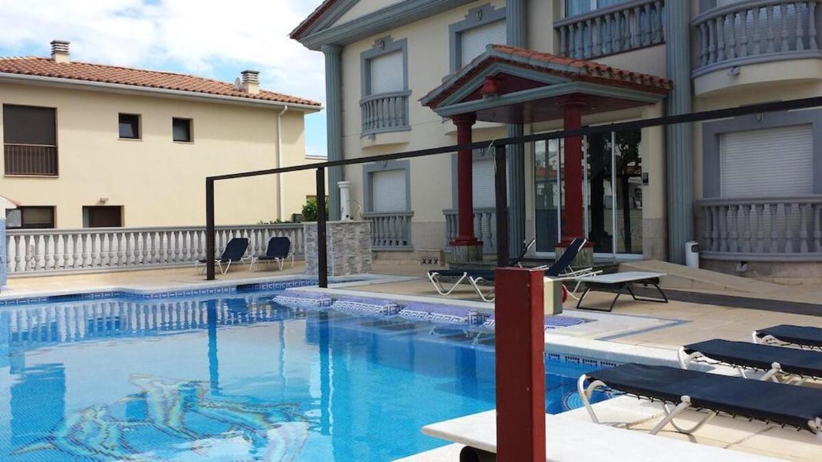Hotel Portofino By Insidehome Empuriabrava Buitenkant foto